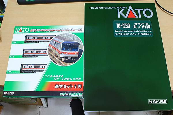 KATO 東京メトロ 丸ノ内線 02系(サインウェーブ)