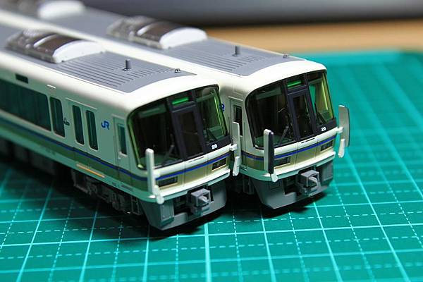 先頭車附件安裝完畢