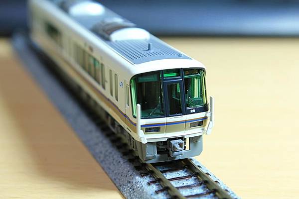 クモハ221形的正面