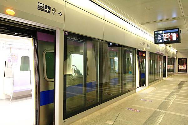 地下車站都是採用全高式月台門