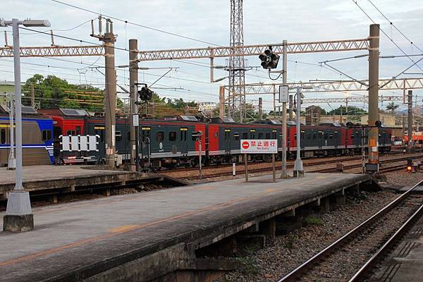 傳說中的EMU500信濃鐵道彩繪列車