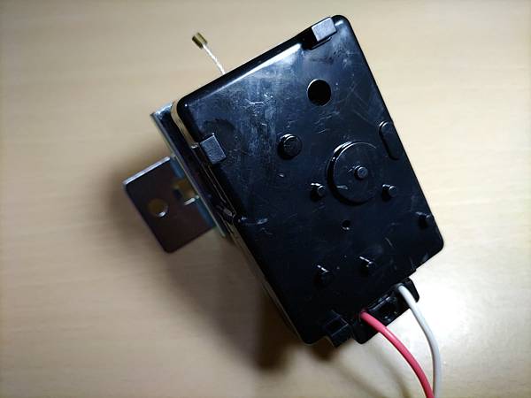 整個方方的黑色殼