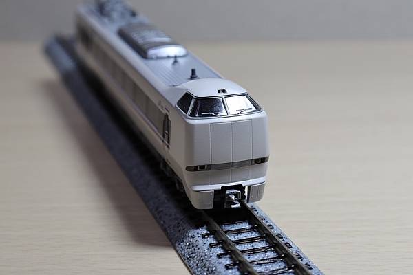 前面和クモハ681很像