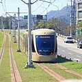 和對向列車擦身而過