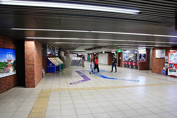 南改札口的通路