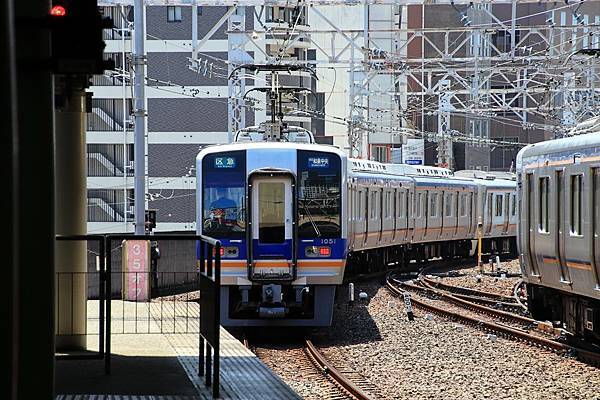 許多不同系的車輛可以相互併結運用