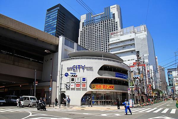 離開車站準備前往旅館