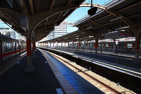 終端式車站, 月台是4面4線的配置