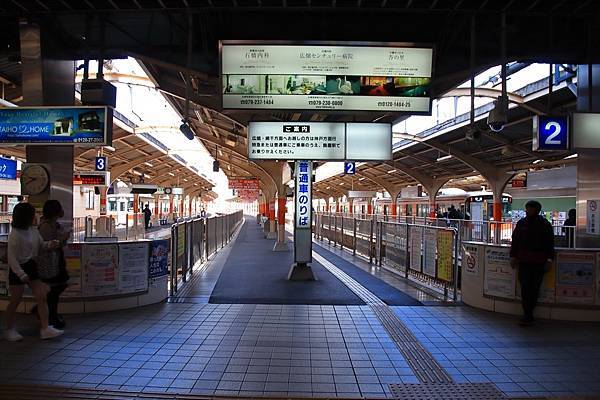 2番のりば停靠普通車