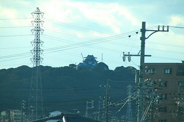 遠處的小牧山城