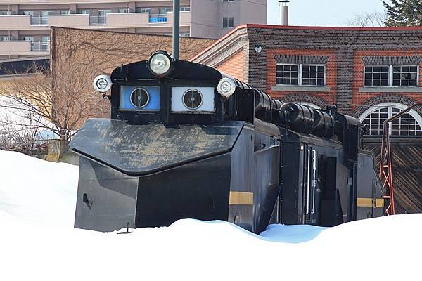 正面看起來很可愛的除雪車