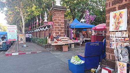 Friday night market in 攀安寺