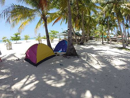 tent in Bantaya beach.JPG