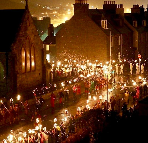 1.蘇格蘭聖火節 - 1月 1.蘇格蘭聖火節 - 1月