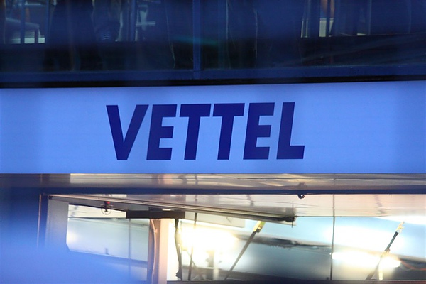 Vettel的Pit~~那天就這樣滑出賽道～～嗚嗚