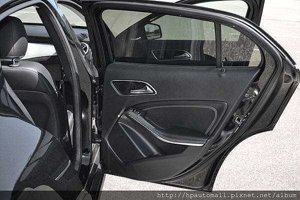 2024年最新 賓士BENZ GLA250 X156 小小休 2024年最新 賓士BENZ GLA250 X156 小小休