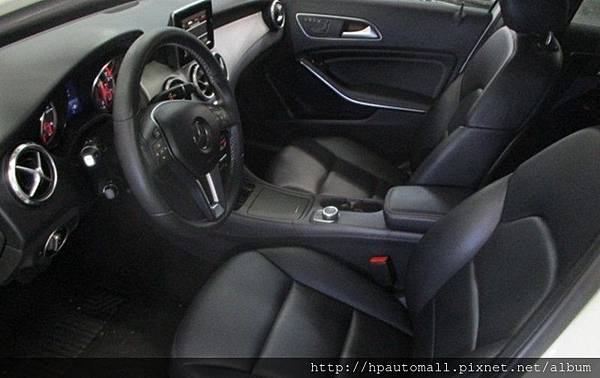 2015年 GLA250 4MATIC (17)-HP.jpg 2015年 GLA250 4MATIC (17)-HP.jpg
