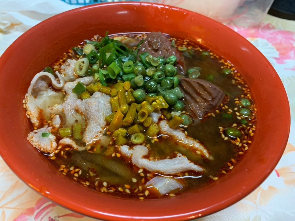 新埔市場 饞嘴貓 重慶酸辣粉 孔雀問路 新埔市場 饞嘴貓 重慶酸辣粉