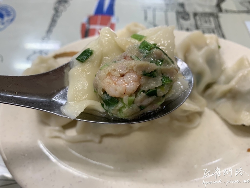 巨無霸大鍋貼 台北楊家麵食館 巨無霸大鍋貼 台北楊家麵食館