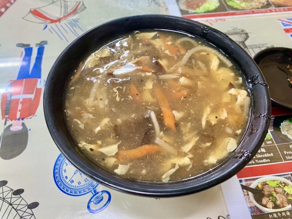 巨無霸大鍋貼 台北楊家麵食水餃館 巨無霸大鍋貼 台北楊家麵食水餃館