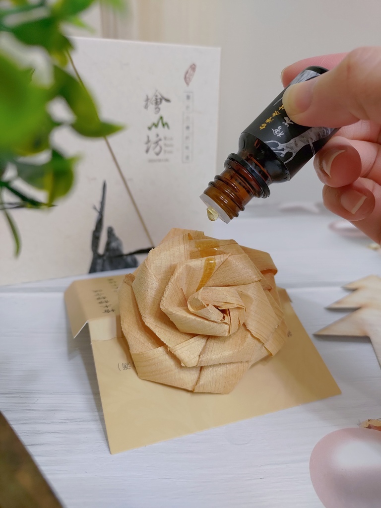 檜木精油推薦【檜山坊】檜木玫瑰精油貴賓白禮盒台灣檜木香氛領 檜木精油推薦【檜山坊】檜木玫瑰精油貴賓白禮盒台灣檜木香氛領