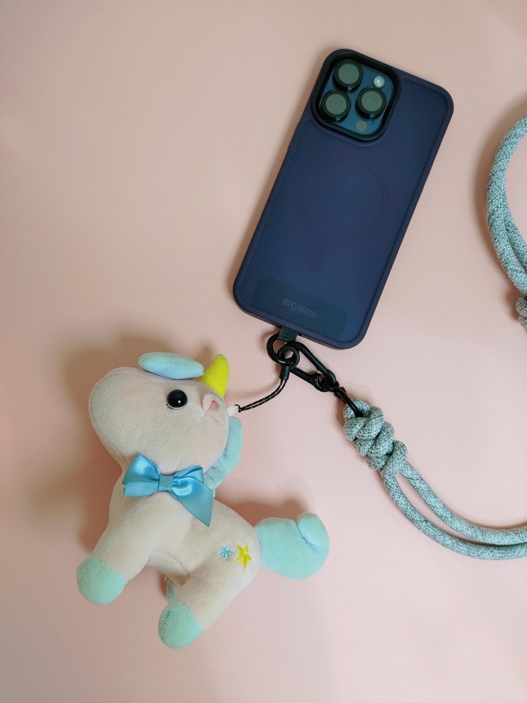 雅街嚴選/ergomi Möbius 雙磁圈多角度手機支 雅街嚴選/ergomi Möbius 雙磁圈多角度手機支