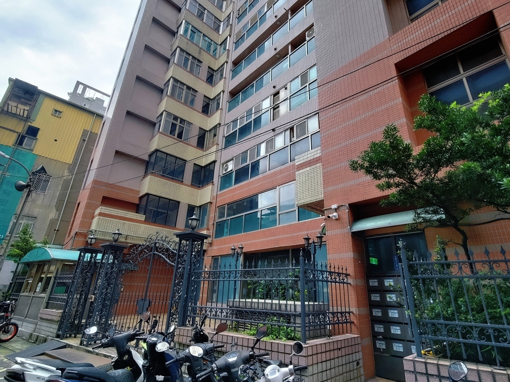 寶妮小姐 (1).jpg 寶妮小姐 (1).jpg