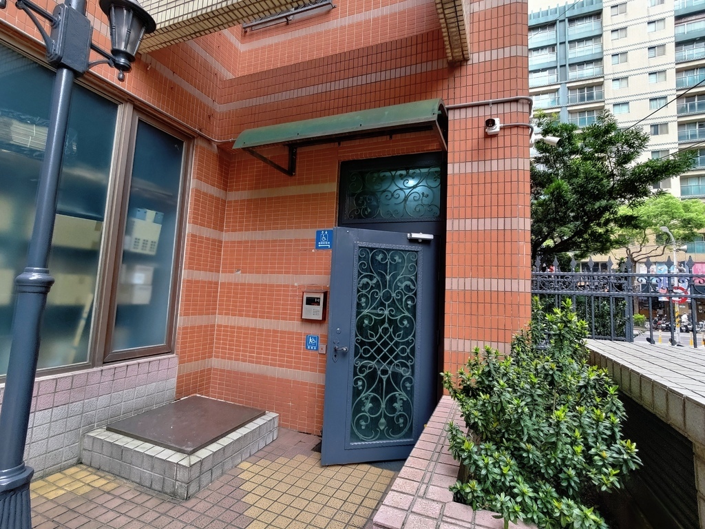 寶妮小姐 (2).jpg 寶妮小姐 (2).jpg