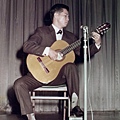 黃潘培古典吉他獨奏1970.jpg