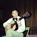 黃潘培吉他合奏團第二次演奏會黃潘培獨奏1980-7.JPG