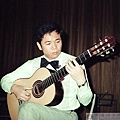 黃潘培吉他合奏團第二次演奏會黃潘培獨奏1980-9.JPG
