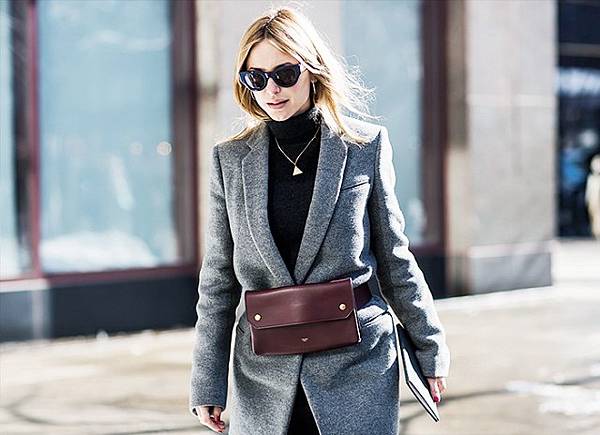 the-best-street-style-accessory-moments-of-2015-1519596.640x0c.jpg