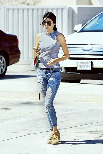 from-gigi-to-kendall-the-sneakers-celebs-loved-in-2015-1525000.640x0c.jpg