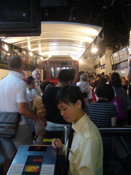 上了太平山登山纜車