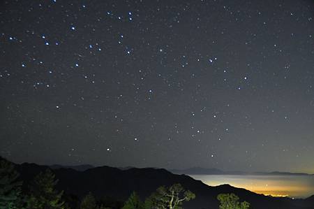 大雪山的初夏星空璀璨耀眼