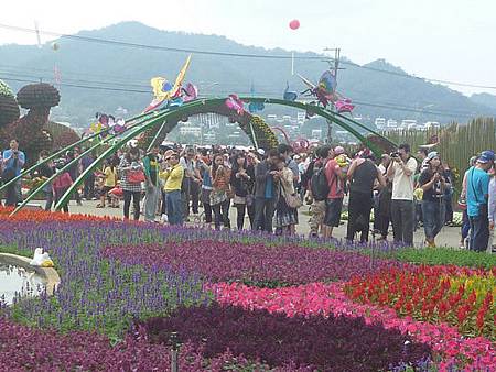 新社花海開幕首週假日賞花人數再創新高