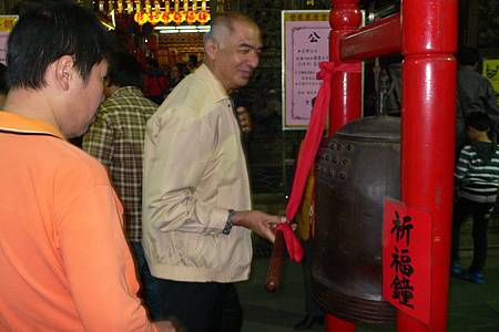 豐原慈濟宮配合燈會辦鑽神轎鳴鐘祈福活動