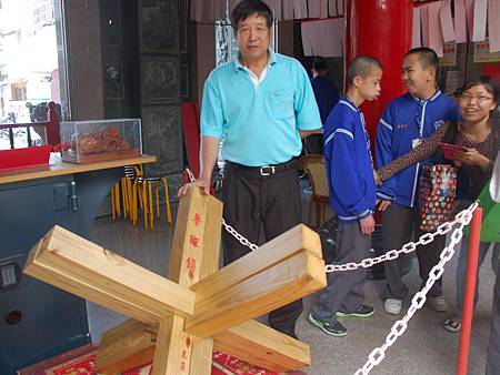 巧聖仙師東勢祖廟展示魯班鎖