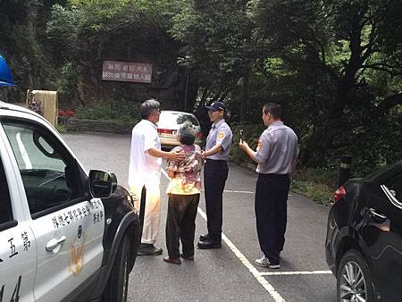 八旬阿嬤武陵農場走失保七員警速尋回 八旬阿嬤武陵農場走失保七員警速尋回