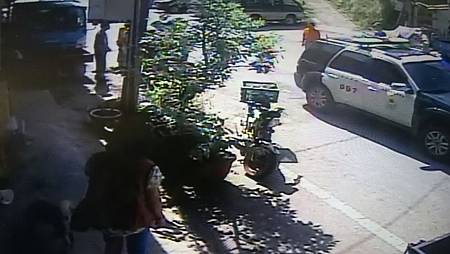 警車充救護車1.jpg 警車充救護車1.jpg