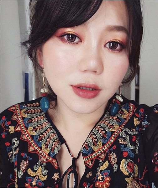 NATASHA DENONA：Holiday1.png