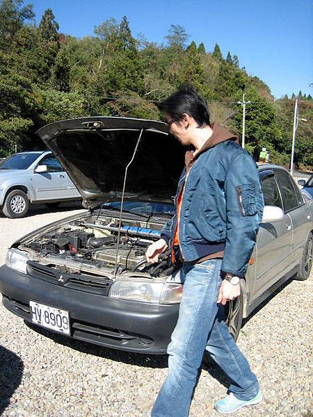 耶~~~到清境嘍! 讓我們家老爺車涼快一下