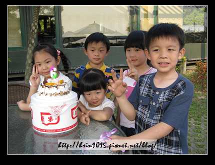生日合照.jpg 生日合照.jpg