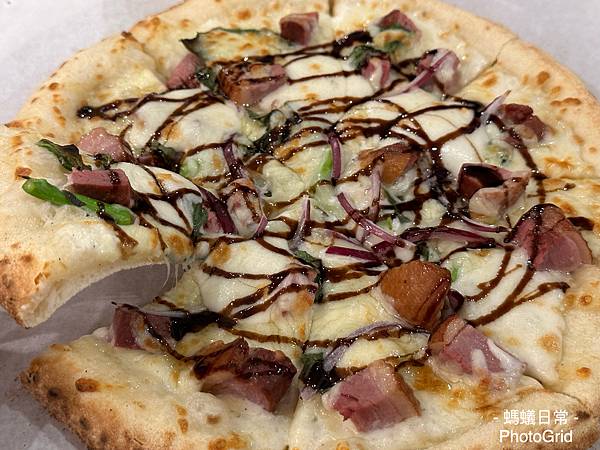 新竹美食 義式餐廳推薦 竹北丹比諾 巴薩米嫩鴨胸披薩.JPG