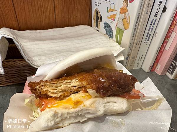 台中素食餐廳 火車站周邊美食 福屋 割包 拉麵 蜂蜜啤酒 黑麥汁 柚香刈包.JPG