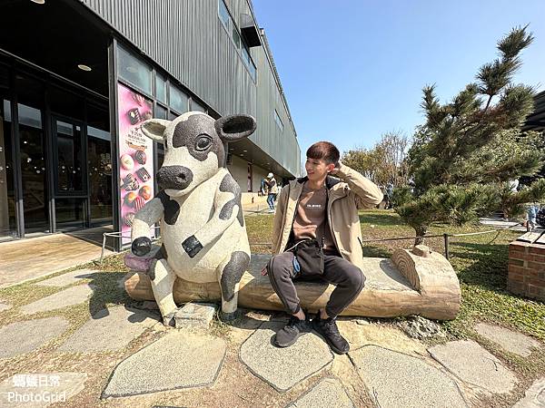 雲林景點推薦 近虎尾高鐵 崙背 千巧谷樂園 親子觀光園區 拍照雕像.JPG