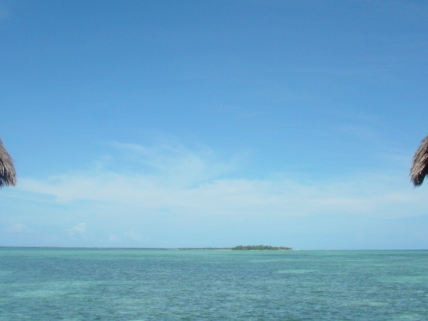 海上屋的屋與屋之間~可遙望遠方海天一色的景致~