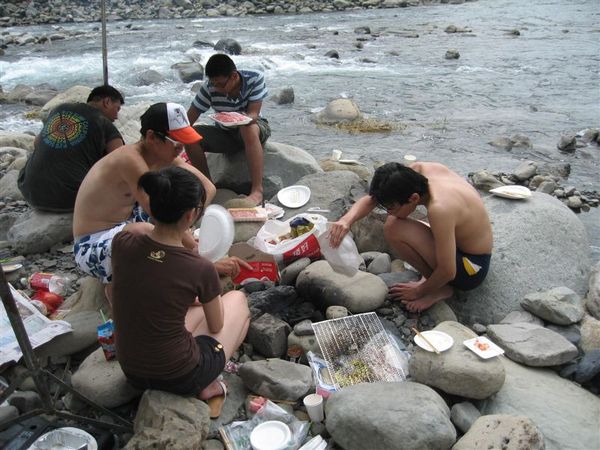 起了兩個爐子呢