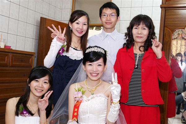 新娘全家福~哥哥徵女友中!!!