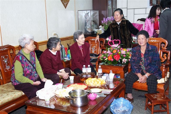外婆、舅婆跟小姑姑